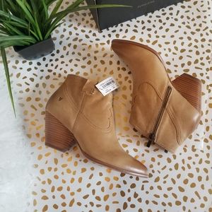 New FRYE Reina Bootie sz 8.5 NIB